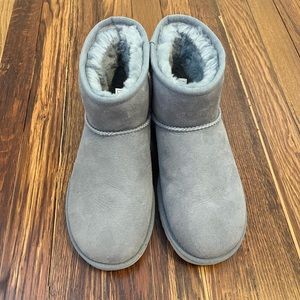 Ugg Classic Mini II boot